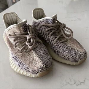 Yeezy Boost 350 V2 Ash Pearl